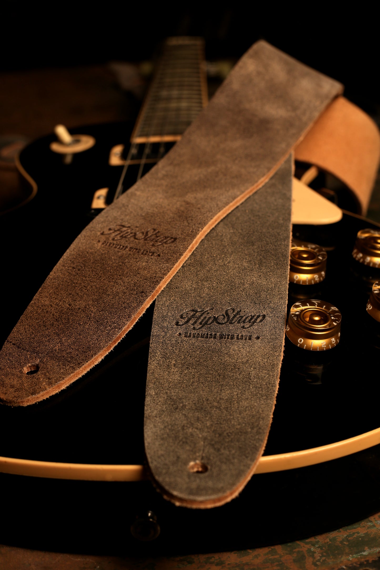 The Classic Strap - Distressed Black
